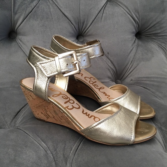 small gold wedges